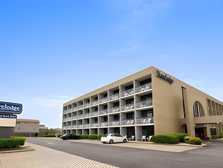 Travelodge by Wyndham Outer Banks/Kill Devil Hills in Kill Devil Hills, NC