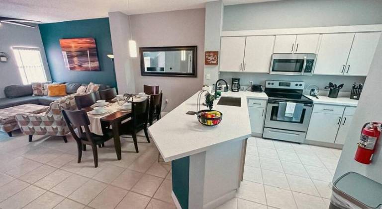 Rental apartment with jacuzzi & pool in Kissimmee, FL