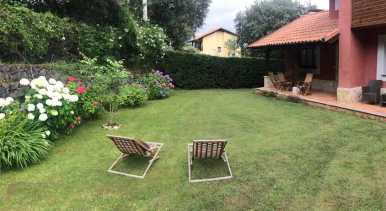 Charming house with yard & patio | Pets are welcome — photo 3