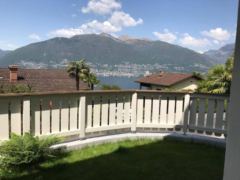 Fully equipped pleasant vacation home with yard, barbeque & hot tub | Sea view | Pets allowed — photo 5