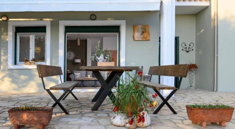 Wonderful holiday apartment | Close to the beach | Dogs allowed in Sithonia