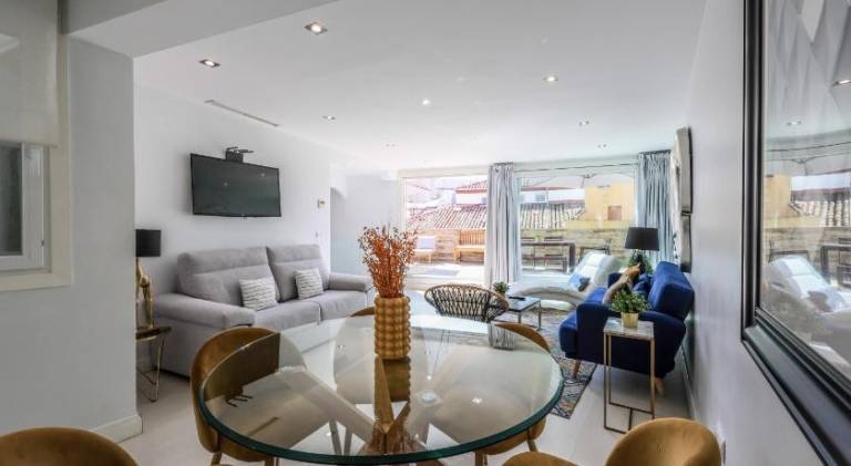 Holiday apartment with terrace | Close to Royal Palace of Madrid — photo 3