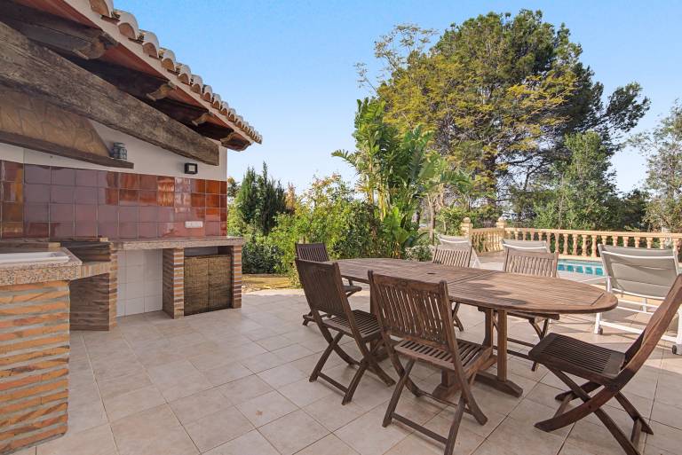 Vacation home with BBQ, private pool & fast internet — photo 2