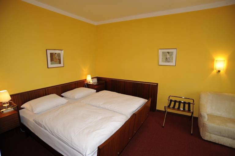 Doppelzimmer Bad WC ruhig