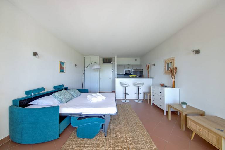 Studio with patio | Sea view | Suitable for remote work — photo 4