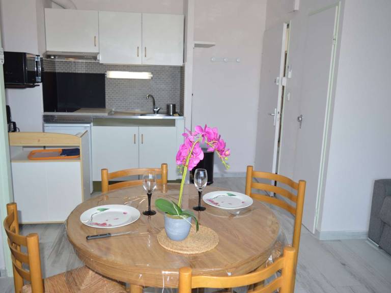 Studio Cabin 4 pers, near beach, AC, parking, pets allowed — photo 3