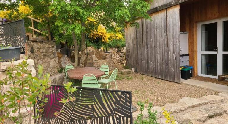 House with barbeque, terrace & yard | Pets are welcome — photo 3