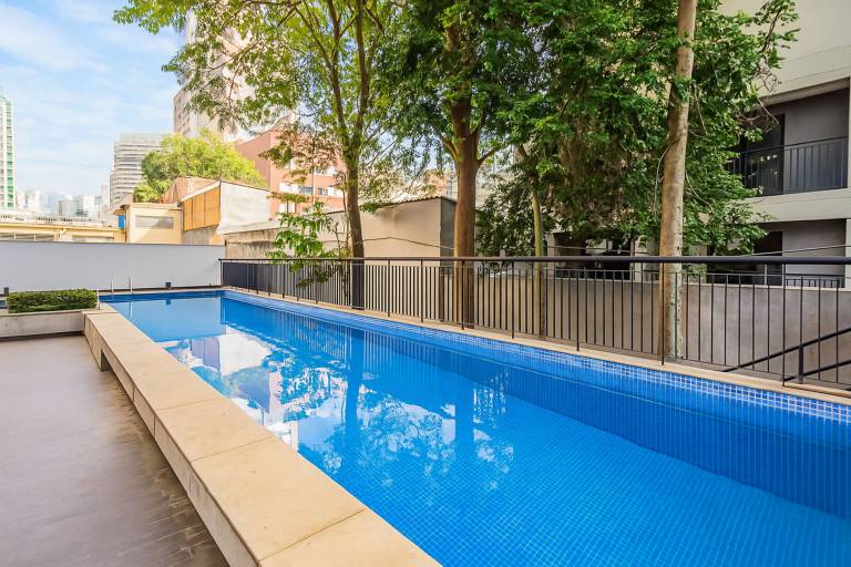 Apto c piscina academia e garagem na Zona Sul