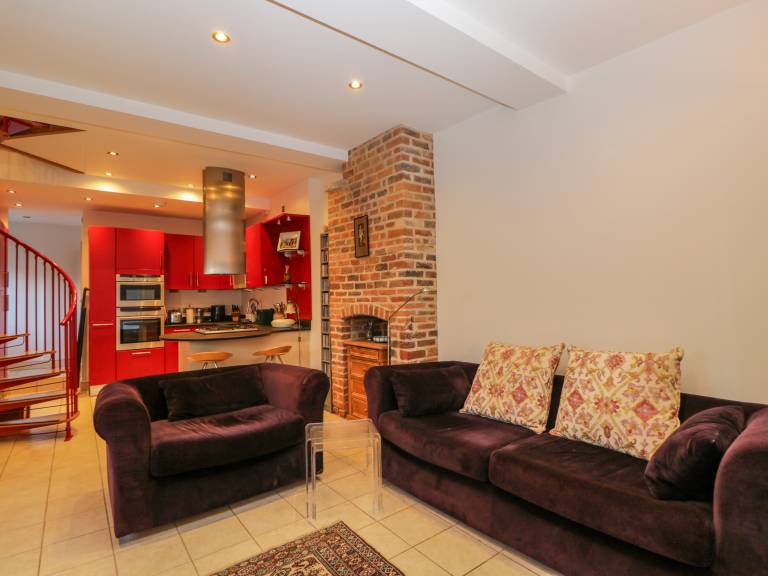 Family-friendly beautiful cottage with yard | Dogs allowed — photo 2