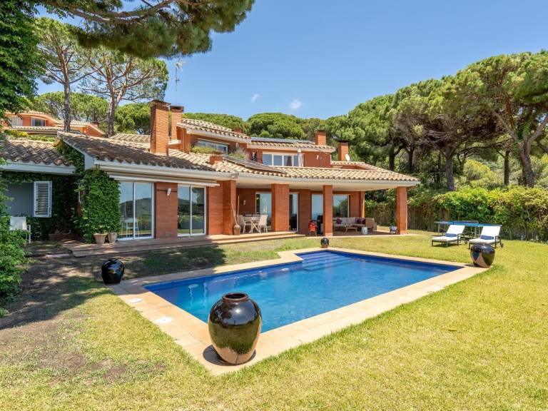 Villa  Cabrils