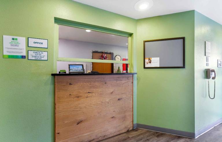 Extended Stay America Select Suites - Phoenix - North — photo 4