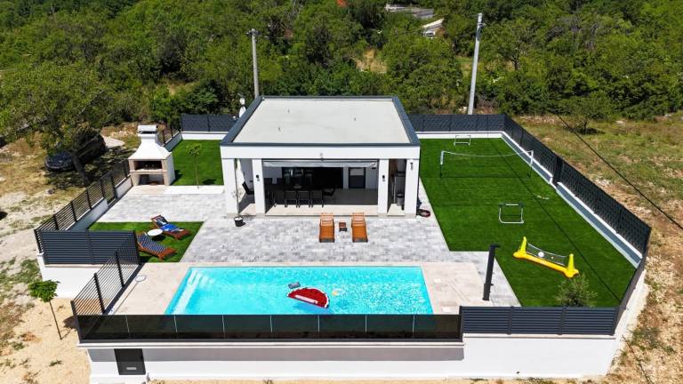 Villa  Donji Gradac