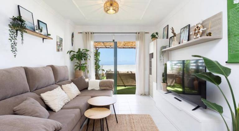 Holiday apartment with patio & barbecue — photo 2
