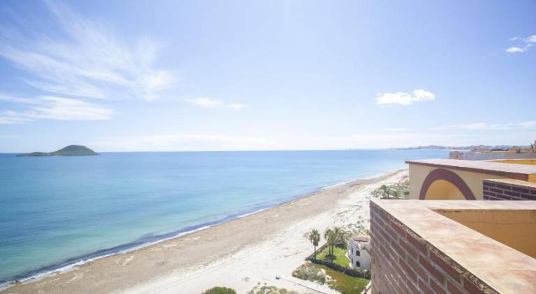 Ample apartment with pool & patio | Close to the beach | Pet-friendly in Murcia