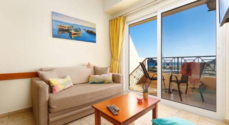 Rental apartment with patio & garden in Ierapetra