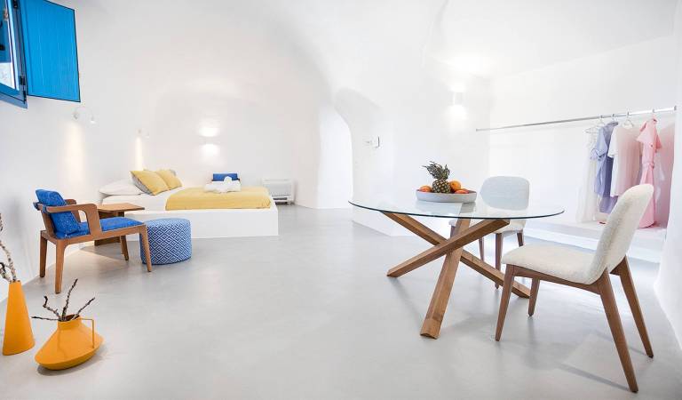Suite with indoor and outdoor jacuzzi — photo 2