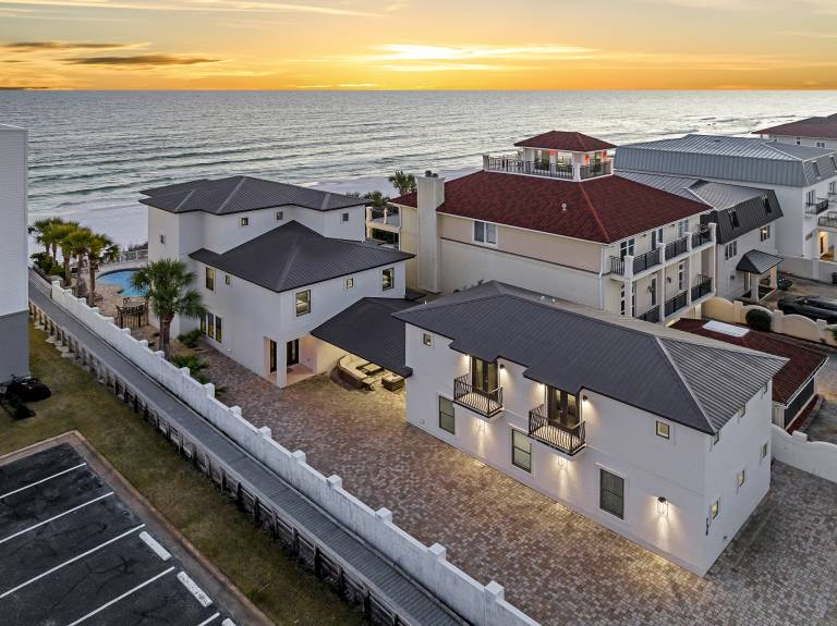 Not the Norm - Oceanfront Home with Private Pool & Beach Access — photo 5