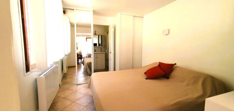 Fully equipped apartment with barbecue & yard | Garden view | Pet-friendly — photo 5