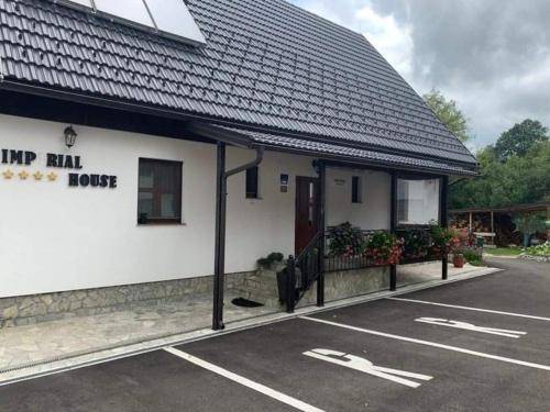 kuća Novo Selo Koreničko
