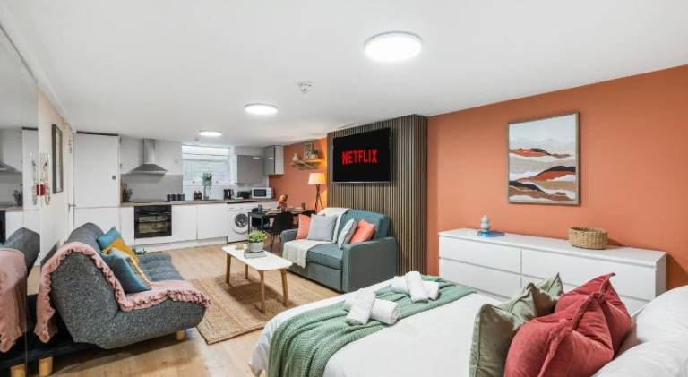 Apartment | Near Brighton Palace Pier | Beach nearby | Pets allowed — photo 2