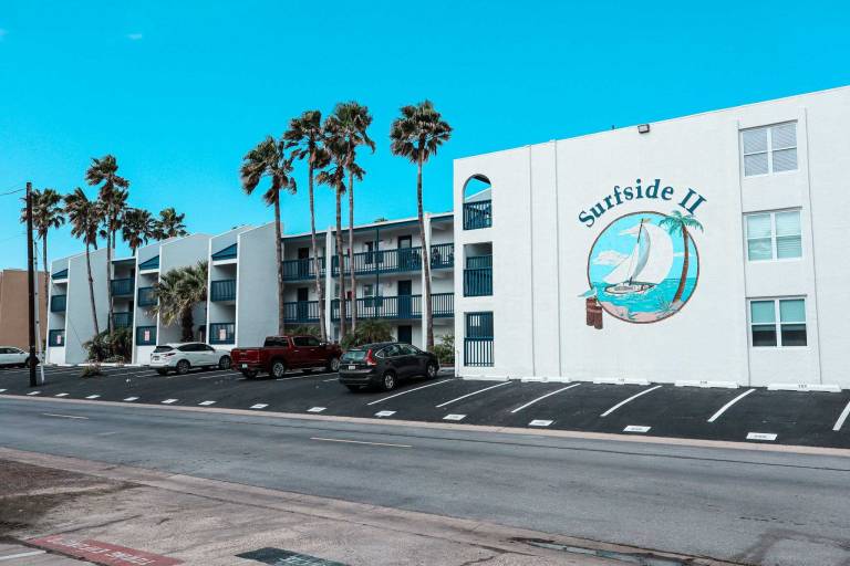 Fully equipped pleasant condo with pool & jacuzzi | Beach nearby | Pets allowed — photo 2