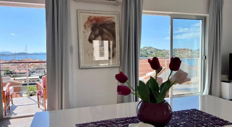 Apartment with 2 rooms for 6 persons — photo 4