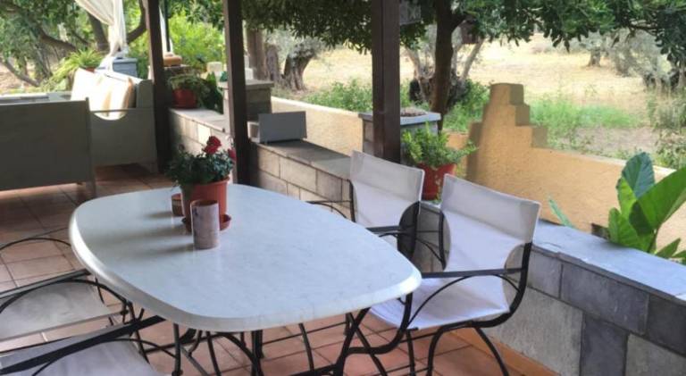 Villa with patio & garden — photo 2