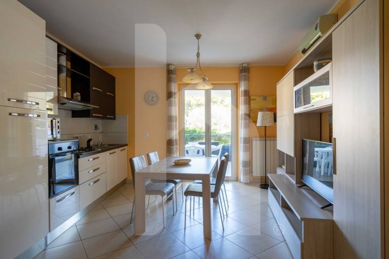 Apartment with pool, terrace & yard | Sea view | Beach nearby | Pet-friendly — photo 3