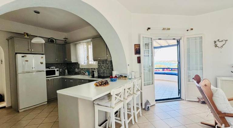 Vacation home with BBQ, terrace & yard | Beach nearby | Perfect for remote work | Pets allowed — photo 4