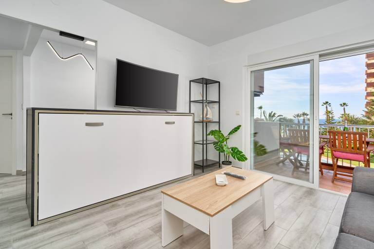 Fully equipped holiday apartment with fast internet, pool & yard | City view | Close to the beach | Dogs allowed — photo 3