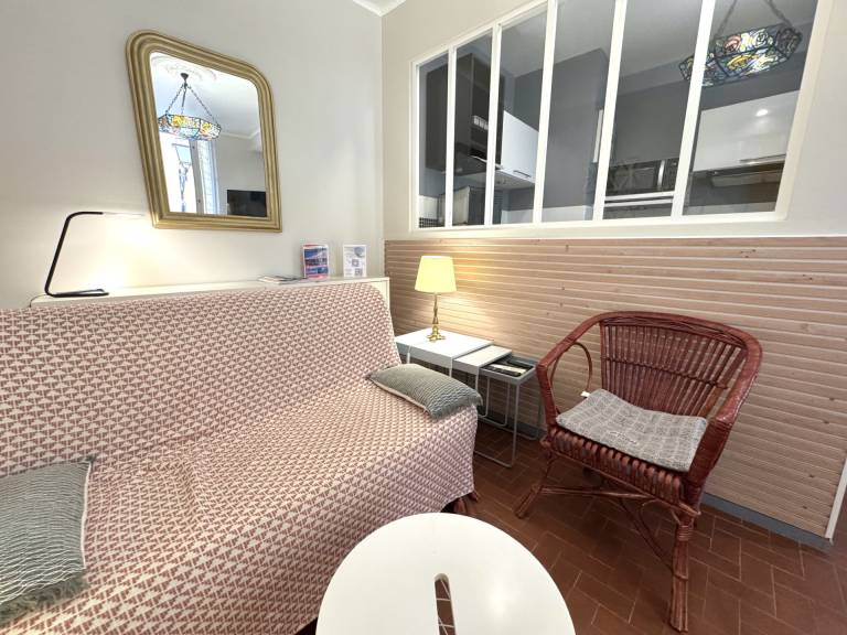 Apartment | Near Castle Hill — photo 3