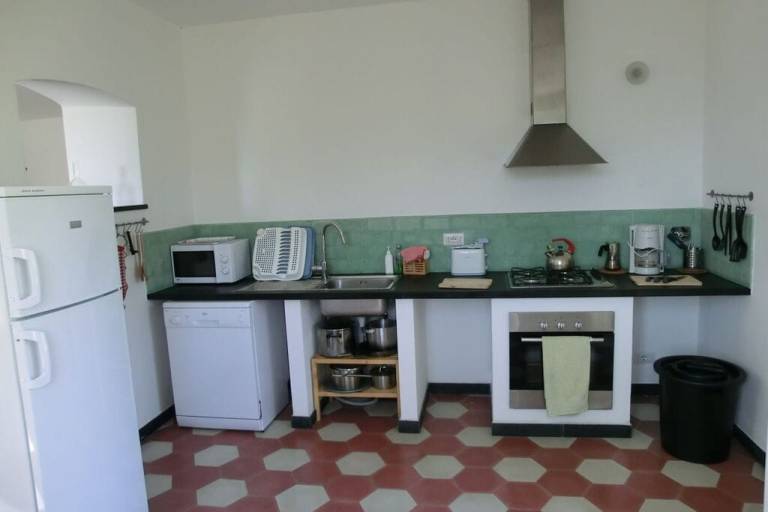 Fully equipped house with yard, barbecue & terrace | Dogs allowed — photo 4