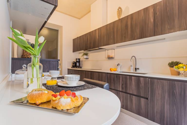 Child-friendly apartment | Next to Como Cathedral | City view | Dogs allowed — photo 4