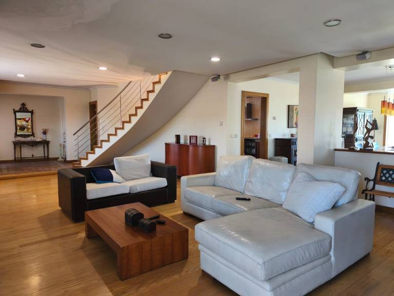 Villa with patio — photo 2