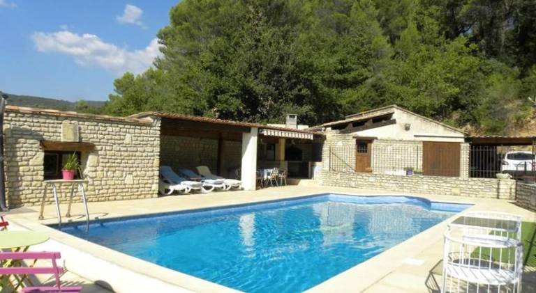 Villa with private pool, yard & terrace in Joucas
