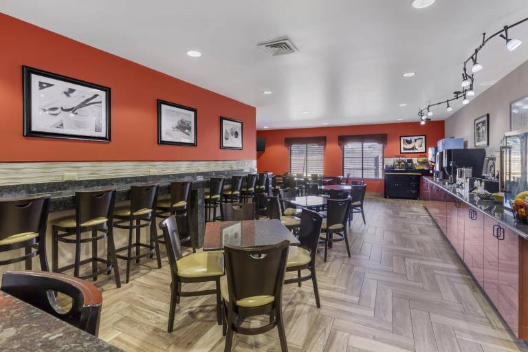 Best Western Plus Suites-Greenville — photo 4