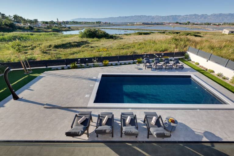 Villa with garden, patio & jacuzzi — photo 4