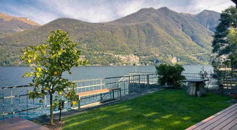 Vacation home with garden in Centro Valle Intelvi