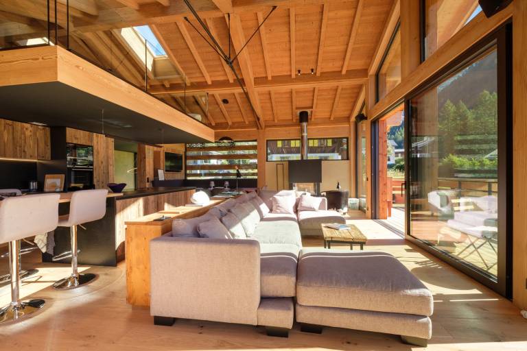 Family-friendly chalet with sauna, private pool & hot tub | Mountain view | Perfect for remote work | Pets are welcome in Chamonix-Mont-Blanc
