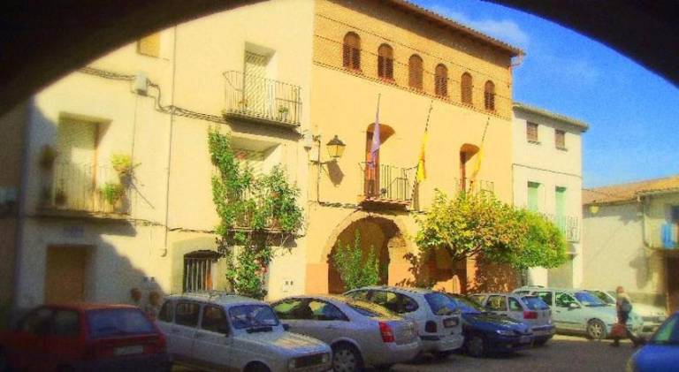 Holiday apartment with 2 rooms for 6 persons in Huesca