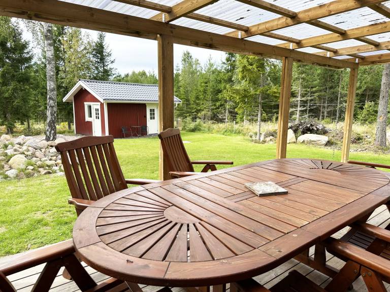 Vacation home with grill, yard & terrace | Dogs allowed — photo 2