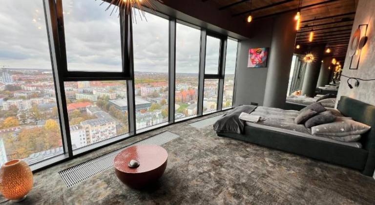 Holiday apartment with hot tub & pool in Szczecin