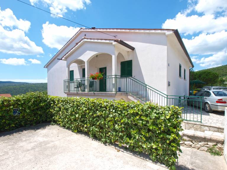 Children-friendly nice rental apartment with barbecue & patio | Pets allowed — photo 3
