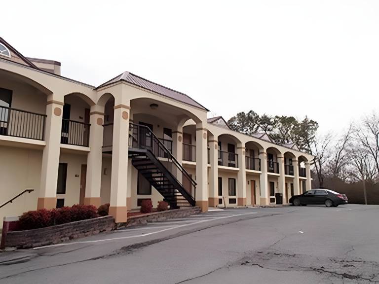 Econo Lodge Dalton West in Dalton, GA