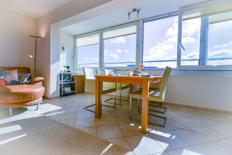 SA12 12. Etage–Exklusiver Urlaub: Moderne Ferienwohnung Meerblick & Schwimmbad — photo 5