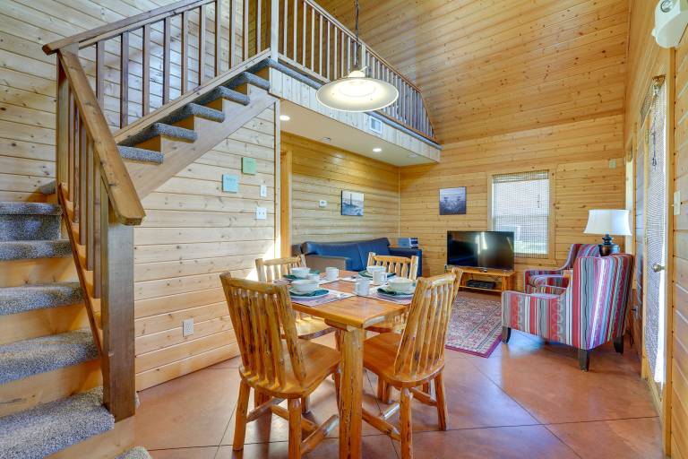 Cozy Columbia Cabin w/ Shared Lake Dock! — photo 3