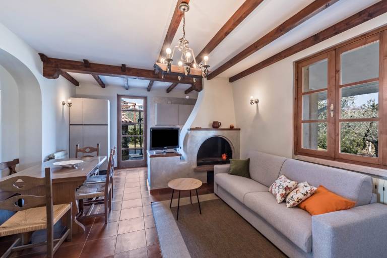 Charming Villa 'Casa degli Ulivi' with Private Terrace, Garden & Wi-Fi — photo 5