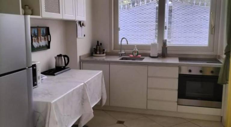 Apartment with pool — photo 5