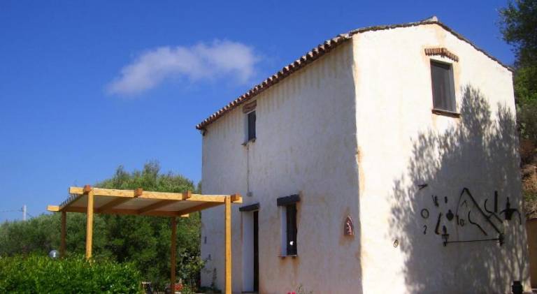 Vacation home with 2 rooms for 6 persons in Teo