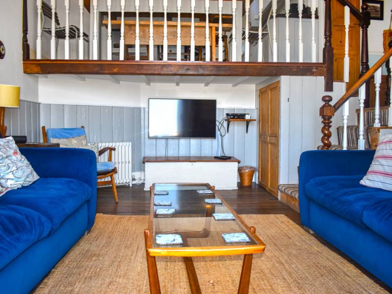 Cottage with patio & yard | River view — photo 5